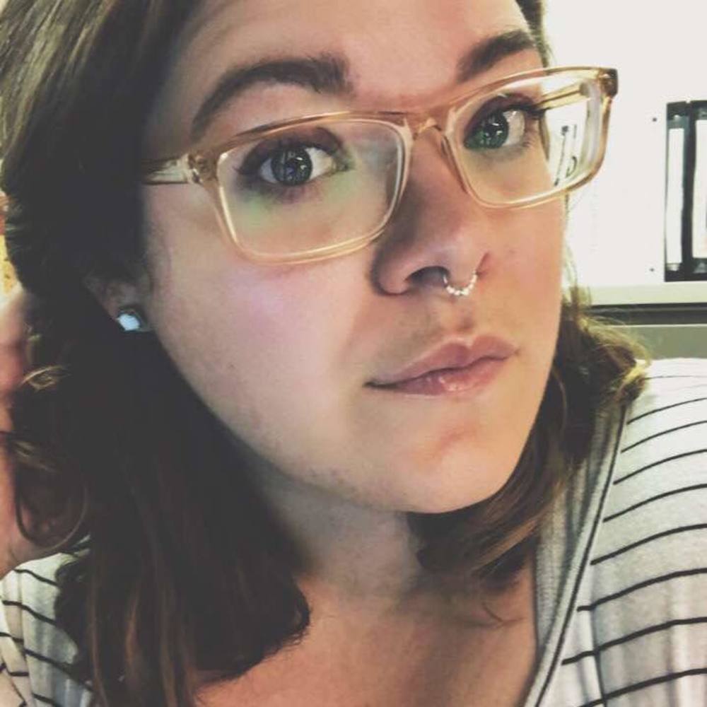 Meet your Posher, Elyssa